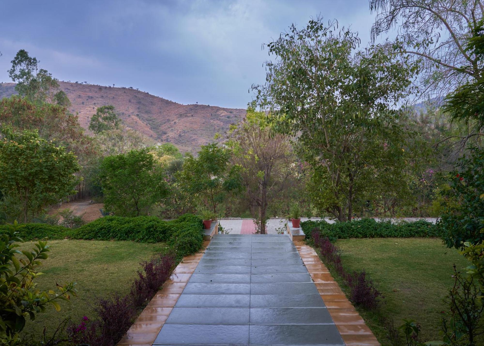 The Hunting Lodge Resort Udaipur - Villas & Pool Dabok Exterior foto